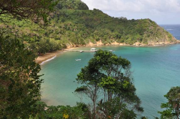 A bela praia do Blue Waters Inn, em Speyside - Tobago